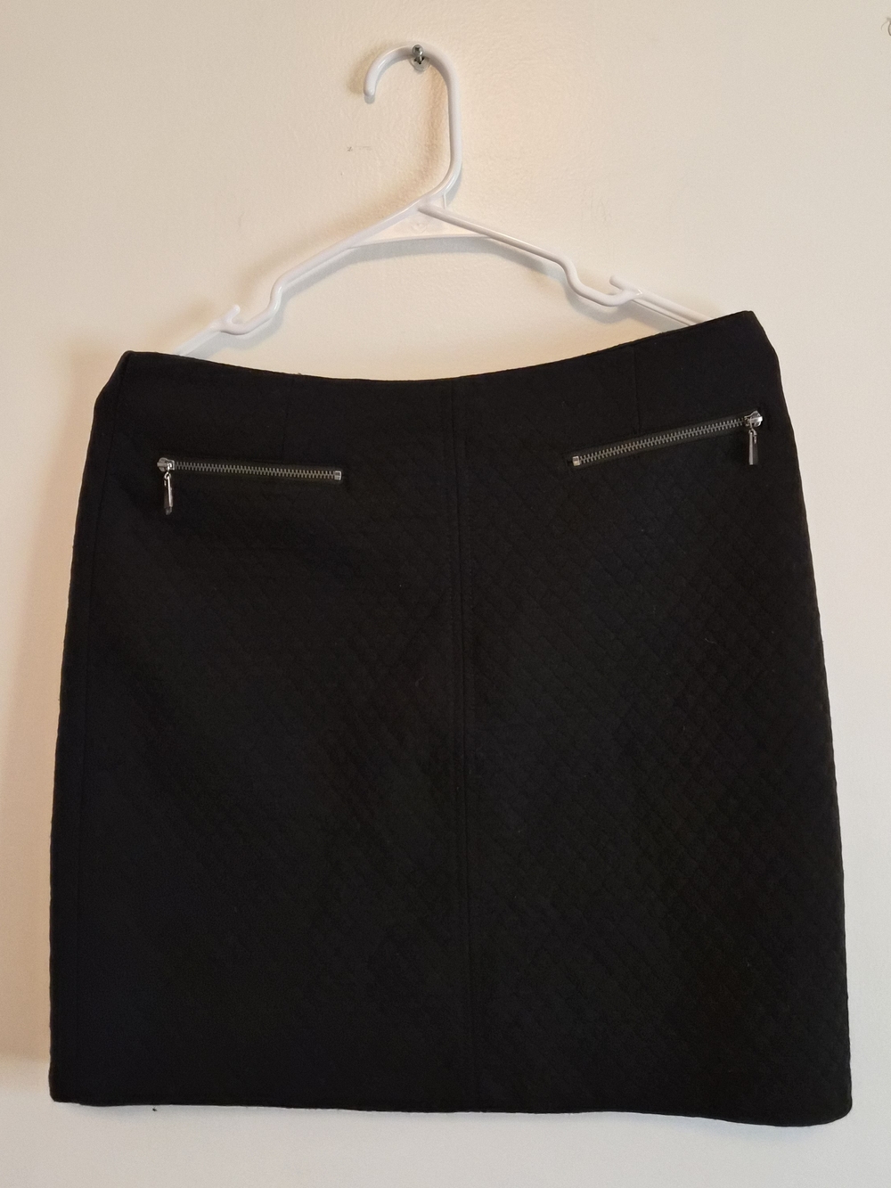 Black Quilted Zip-Pocket Women's Skirt